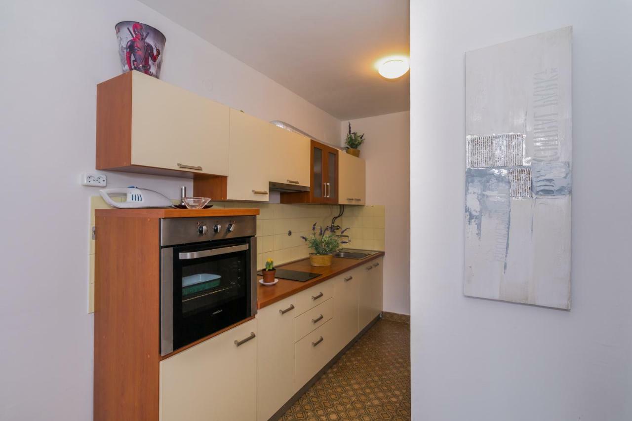 2 Bedroom Apartment/Parking/Market สปลิท ภายนอก รูปภาพ